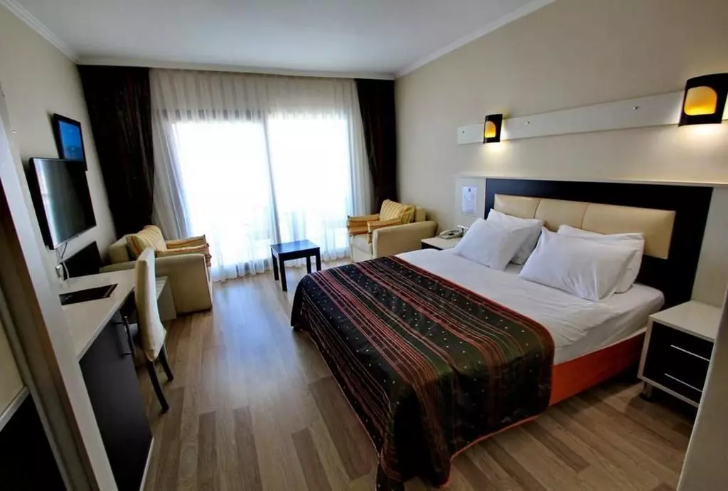 hotel royal palace kusadasi_shabavizparvaz_04.jpg